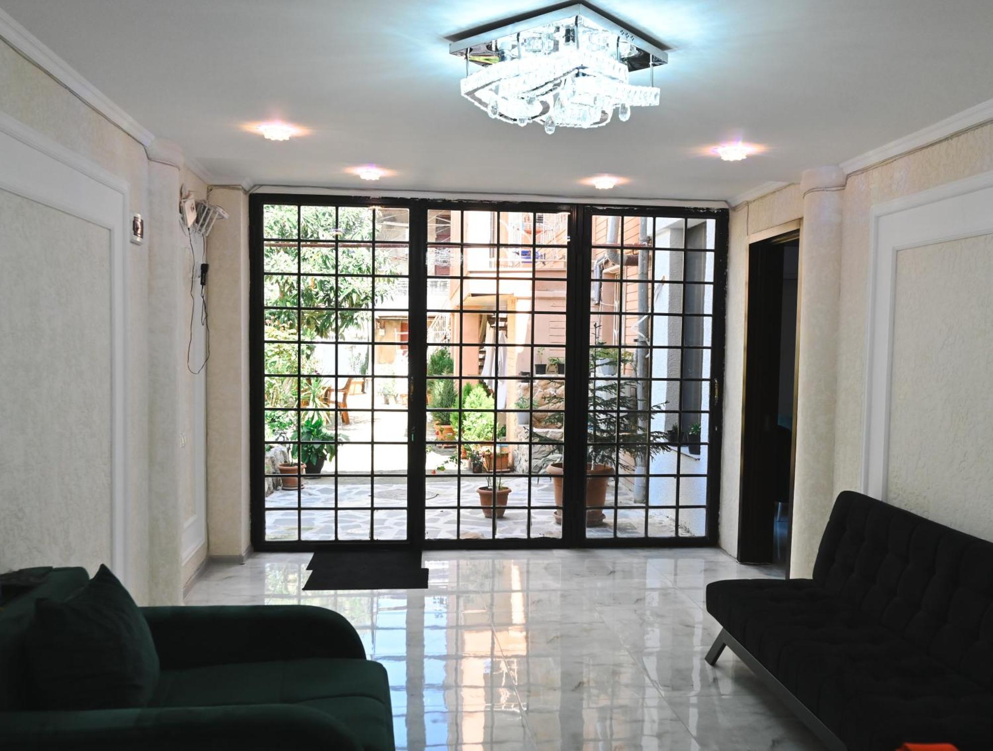 Jerusalem Merkaz Hotel Koetaisi Buitenkant foto