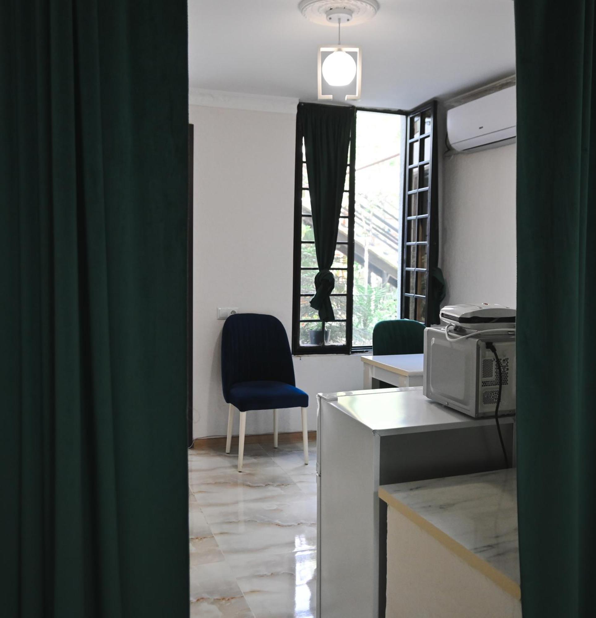 Jerusalem Merkaz Hotel Koetaisi Buitenkant foto