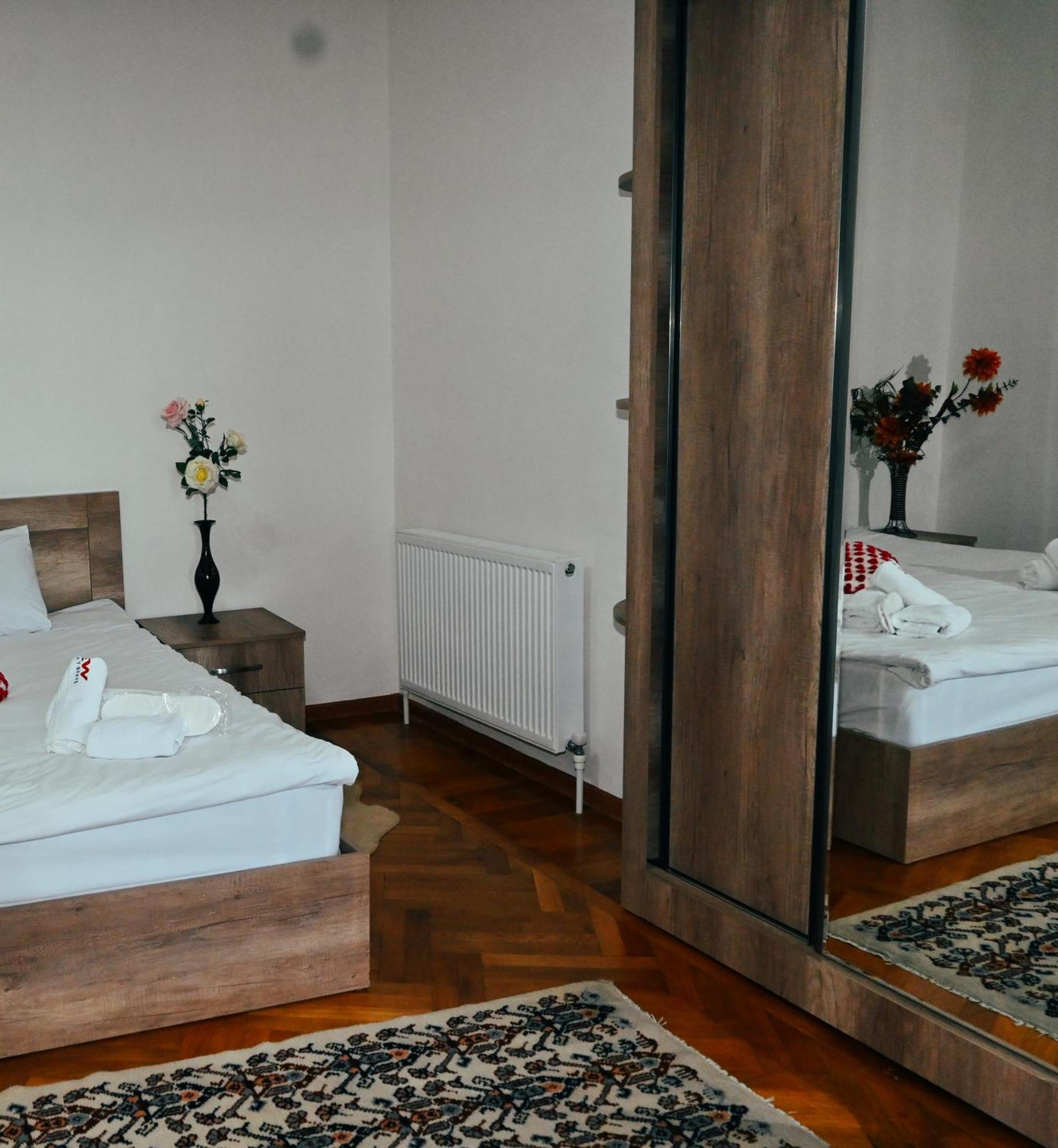 Jerusalem Merkaz Hotel Koetaisi Buitenkant foto