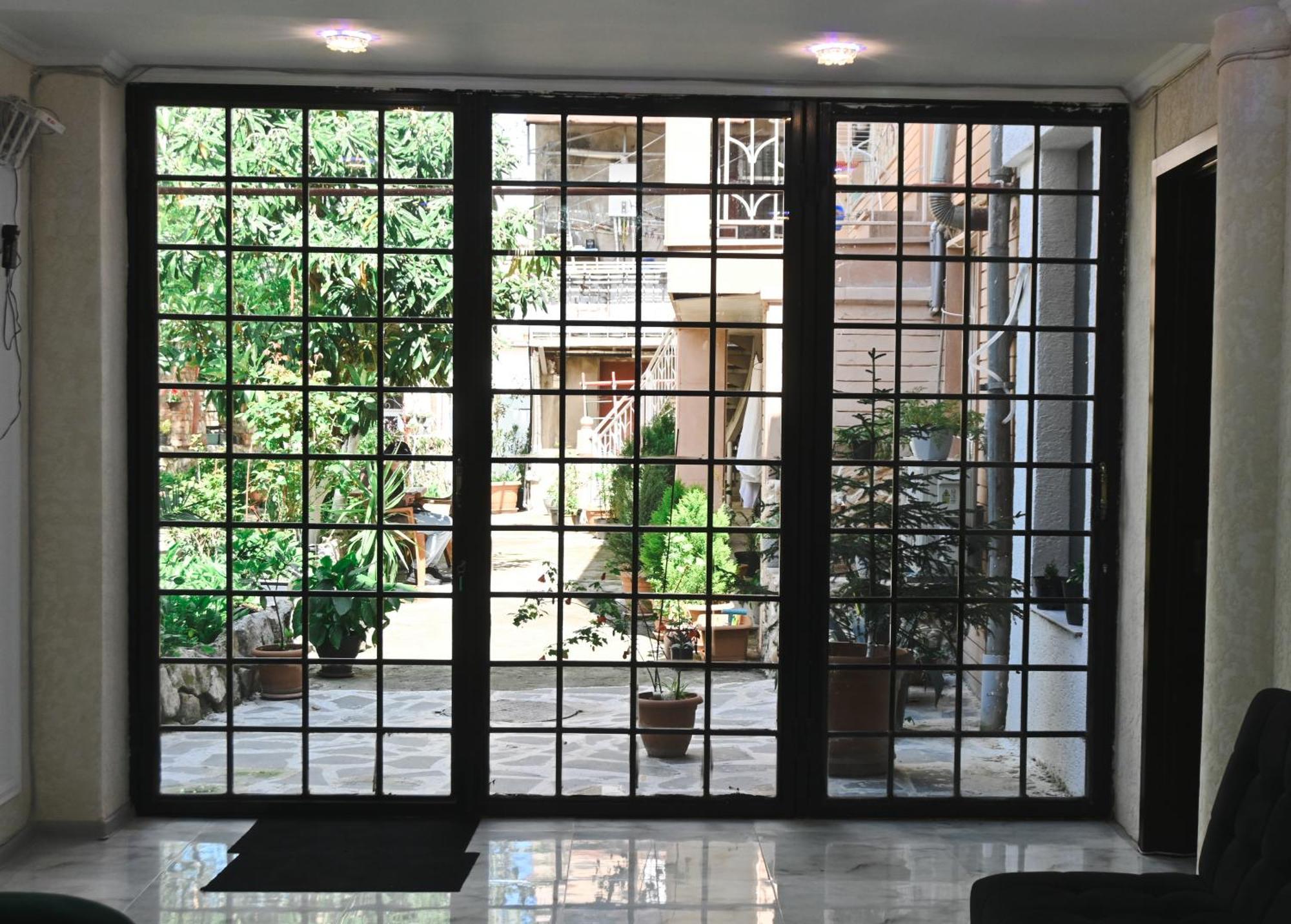 Jerusalem Merkaz Hotel Koetaisi Buitenkant foto